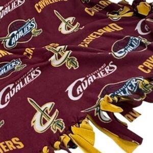 Cleveland Cavaliers NBA Basketball Fleece Fabric No Sew Throw Blanket